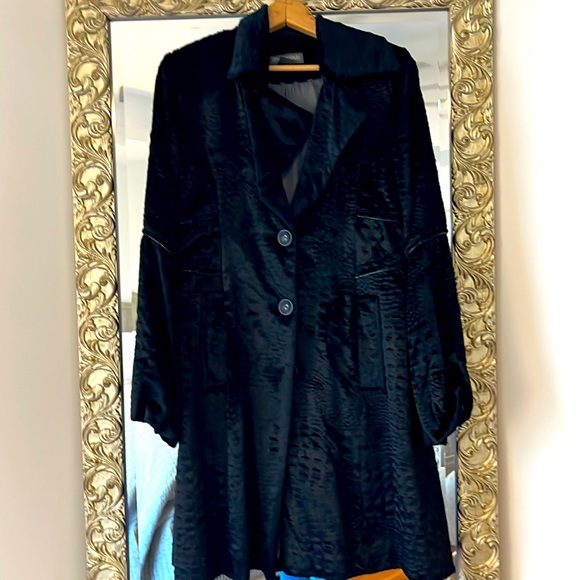 Persian wool with leather trim coat - Picture 1 of 3